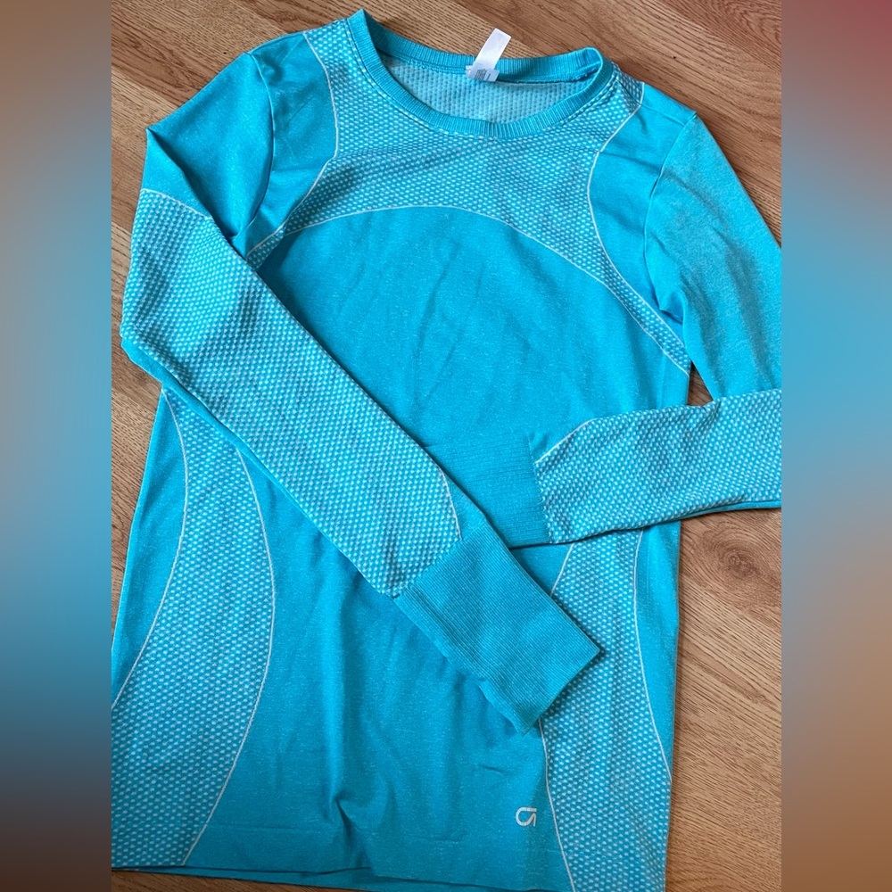 GapFit Womens Contour Workout Top